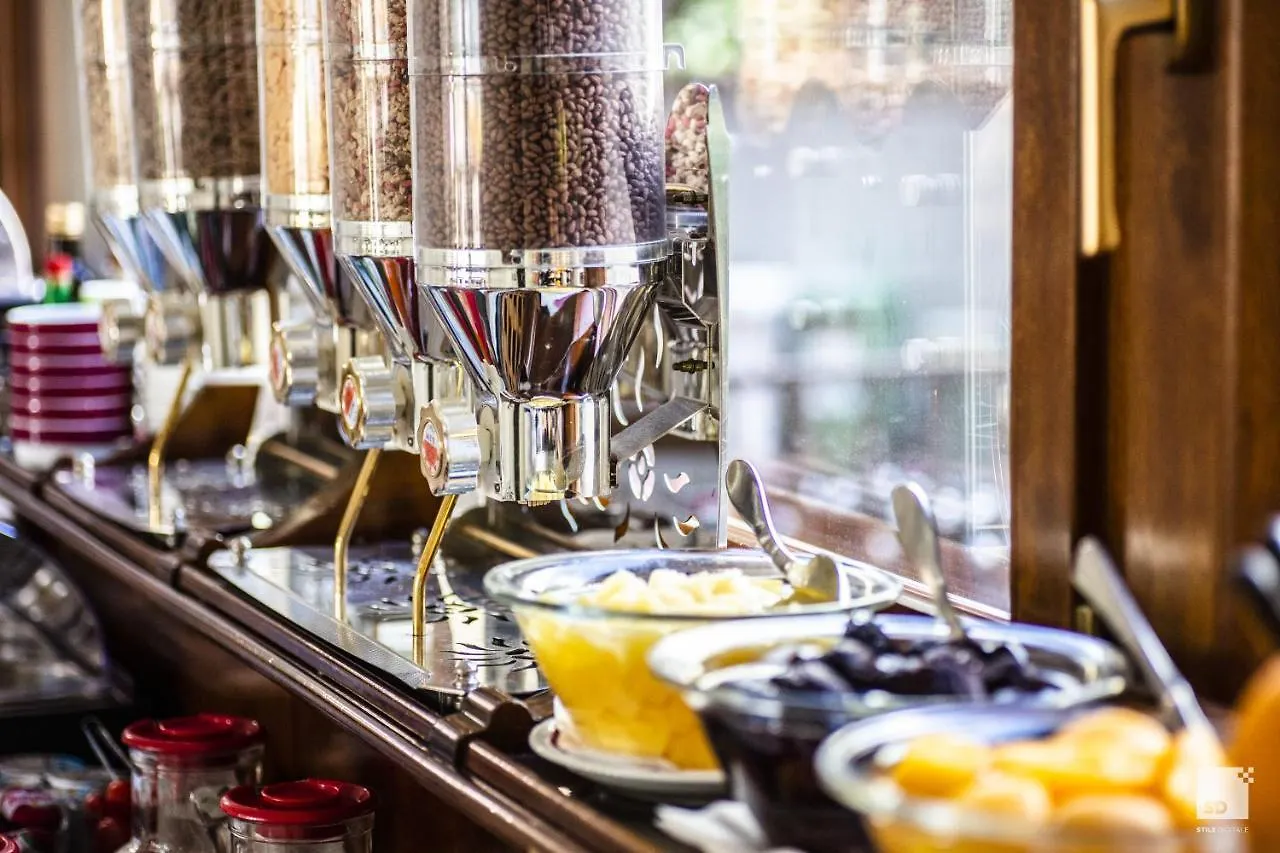 Admiral Hotel Milan 4*,  Italy